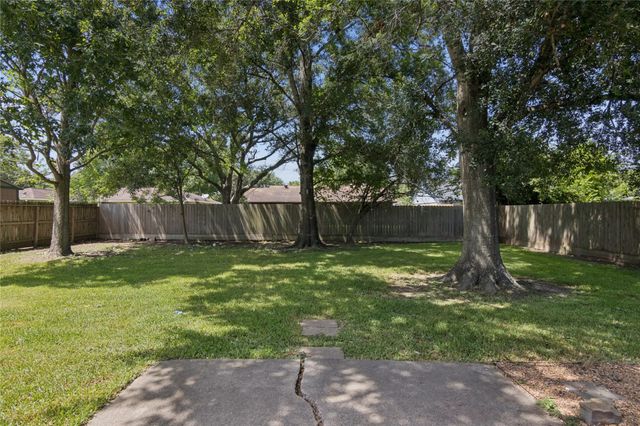 2504 Ewell Drive, League City, TX 77573