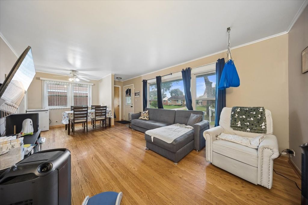 1372 S 6TH Avenue, Des Plaines, IL 60018 — photo 4