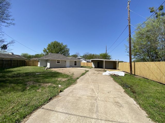 106 Colt Circle, Gun Barrel City, TX 75156