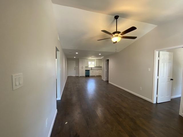 106 Colt Circle, Gun Barrel City, TX 75156