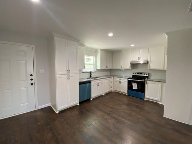 106 Colt Circle, Gun Barrel City, TX 75156