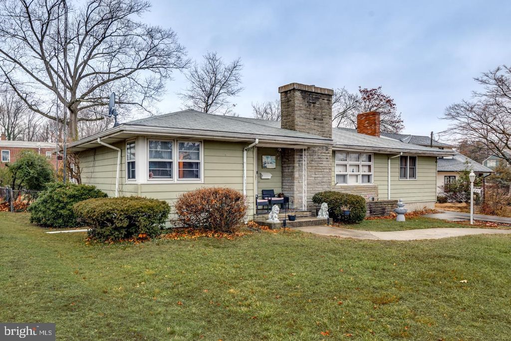 221 S COLUMBIA STREET, Woodbury, NJ 08096