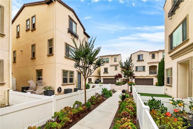 2242 W Anacasa, Anaheim, CA 92804