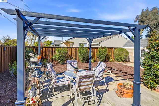 1716 1716 Elm St, Livermore, CA 94551