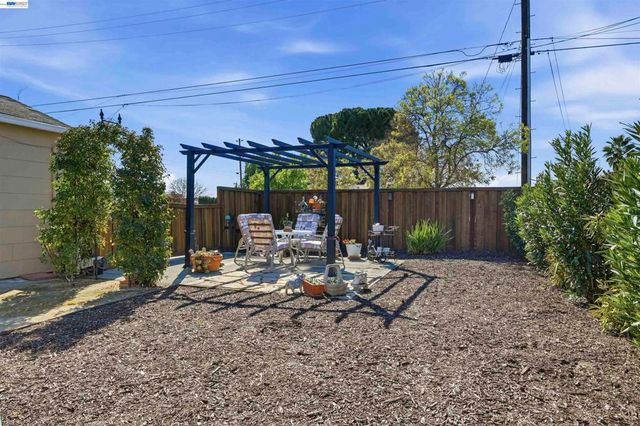 1716 1716 Elm St, Livermore, CA 94551