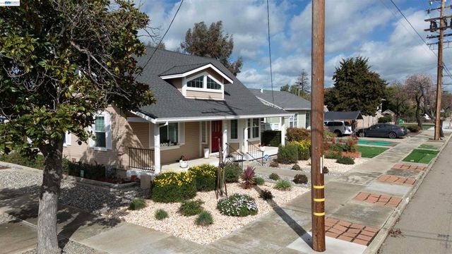 1716 1716 Elm St, Livermore, CA 94551