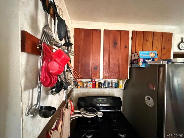 27361 Osmun Street, Madison Heights, MI 48071