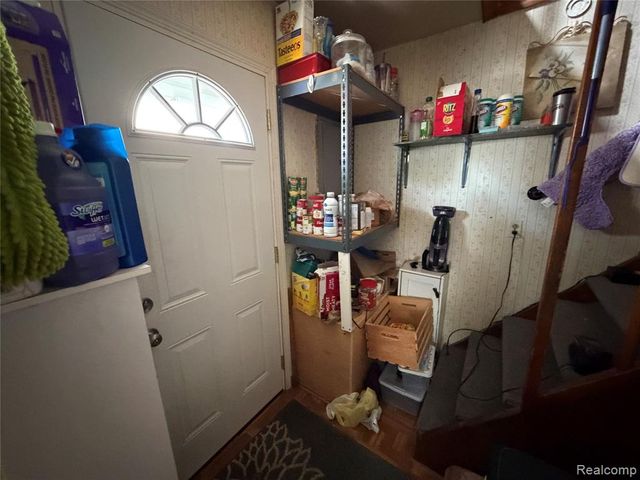 27361 Osmun Street, Madison Heights, MI 48071
