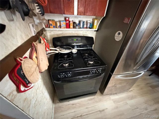 27361 Osmun Street, Madison Heights, MI 48071