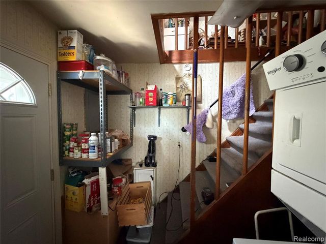 27361 Osmun Street, Madison Heights, MI 48071