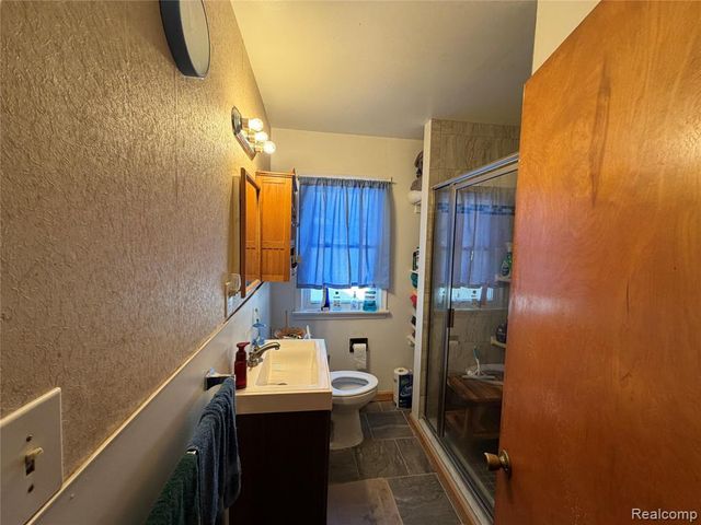 27361 Osmun Street, Madison Heights, MI 48071