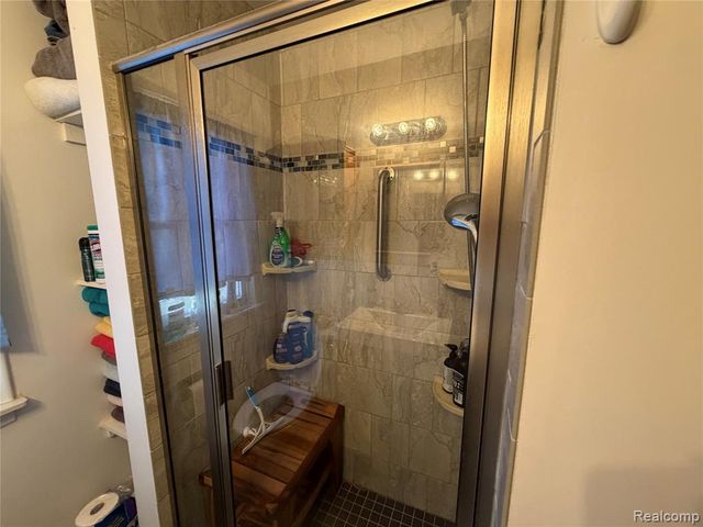27361 Osmun Street, Madison Heights, MI 48071
