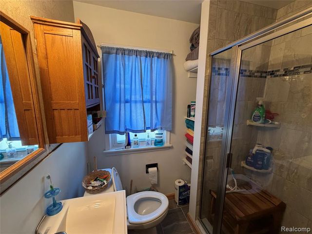 27361 Osmun Street, Madison Heights, MI 48071