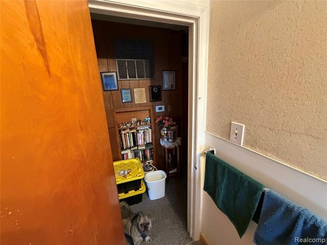 27361 Osmun Street, Madison Heights, MI 48071