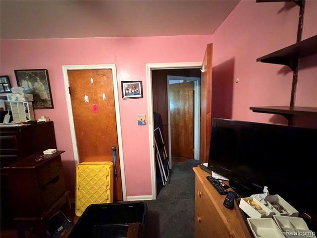 27361 Osmun Street, Madison Heights, MI 48071