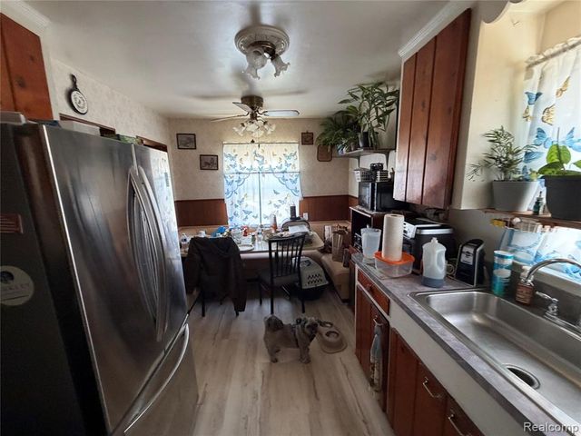 27361 Osmun Street, Madison Heights, MI 48071