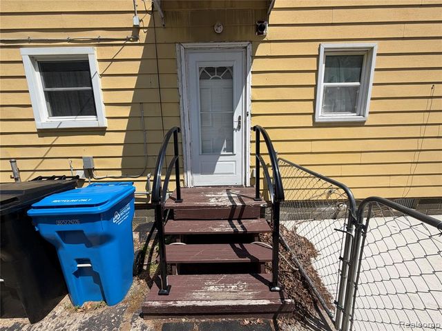 27361 Osmun Street, Madison Heights, MI 48071