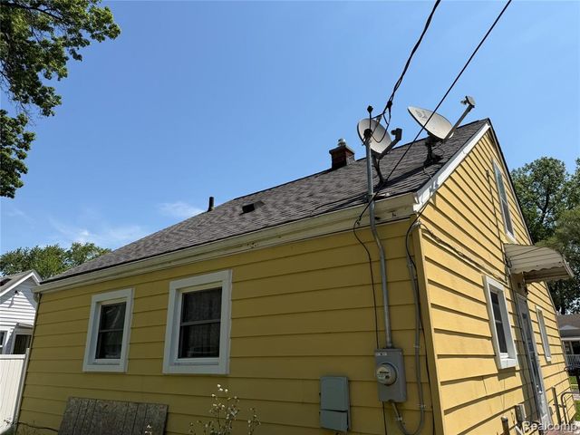 27361 Osmun Street, Madison Heights, MI 48071