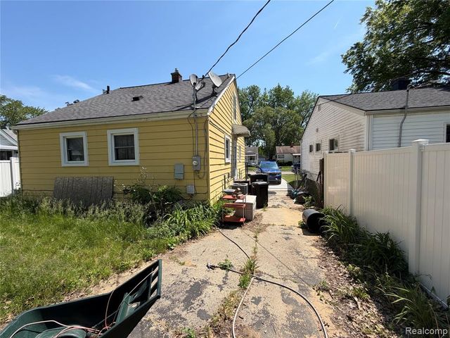 27361 Osmun Street, Madison Heights, MI 48071