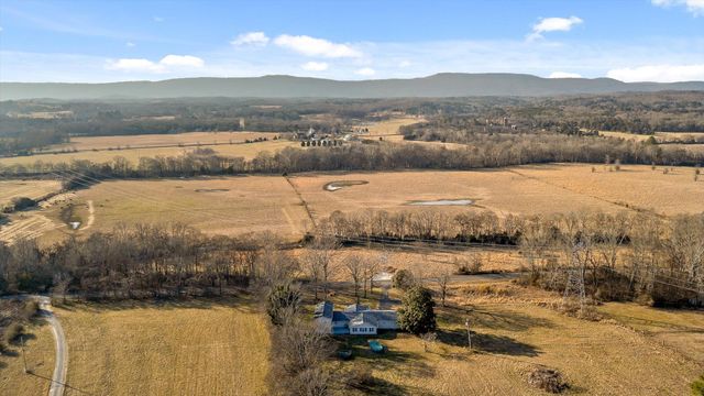 1151 Baker And Hearn Circle, Chickamauga, GA 30707