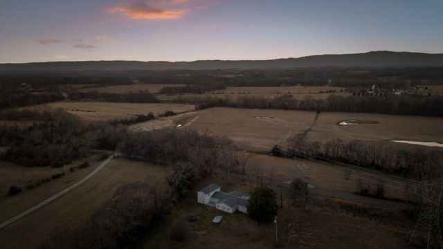 1151 Baker And Hearn Circle, Chickamauga, GA 30707