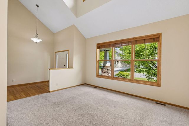 11409 Balsam Way, Woodbury, MN 55129