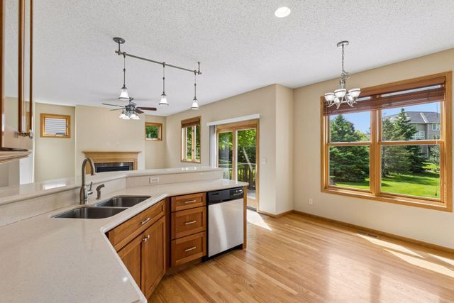 11409 Balsam Way, Woodbury, MN 55129
