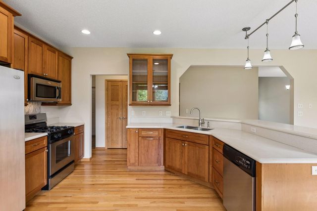 11409 Balsam Way, Woodbury, MN 55129
