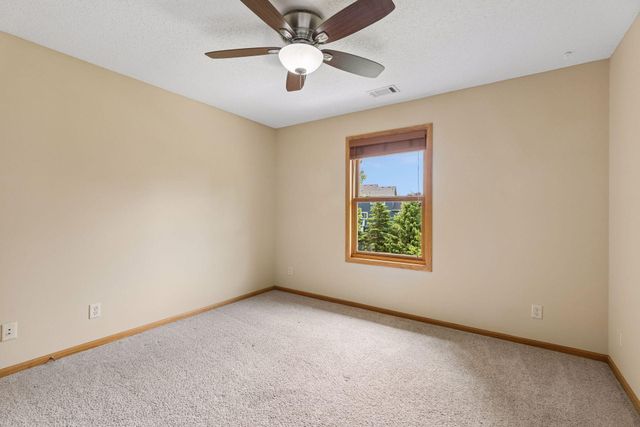 11409 Balsam Way, Woodbury, MN 55129