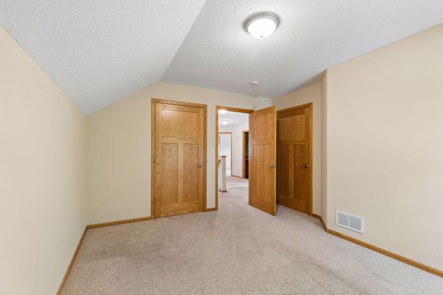 11409 Balsam Way, Woodbury, MN 55129