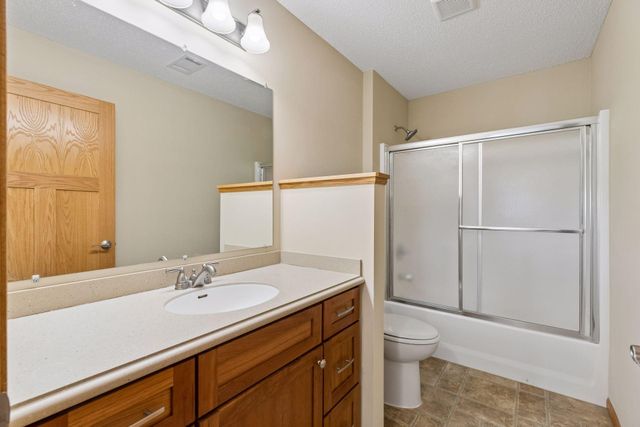 11409 Balsam Way, Woodbury, MN 55129