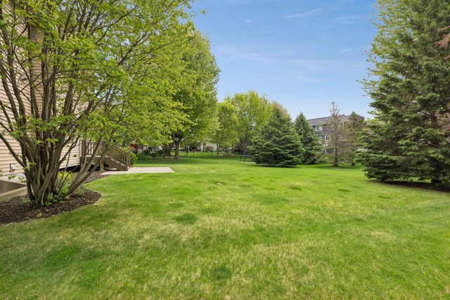 11409 Balsam Way, Woodbury, MN 55129