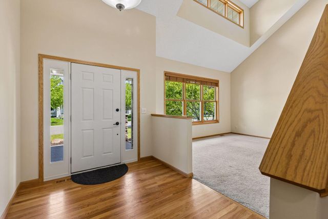 11409 Balsam Way, Woodbury, MN 55129