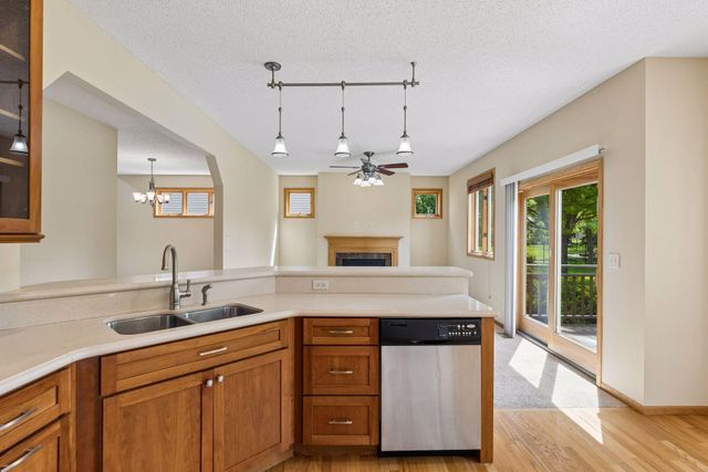 11409 Balsam Way, Woodbury, MN 55129