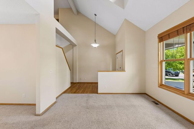 11409 Balsam Way, Woodbury, MN 55129