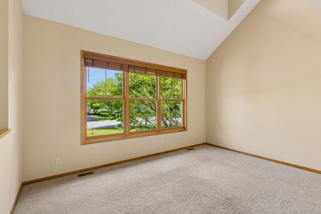 11409 Balsam Way, Woodbury, MN 55129