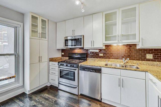 1449 W Lexington Street A, Chicago, IL 60607