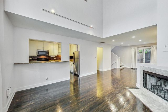 1449 W Lexington Street A, Chicago, IL 60607