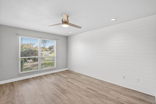 320 Twin Sails 23, Horseshoe Bay, TX 78657