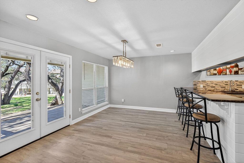 320 Twin Sails 23, Horseshoe Bay, TX 78657