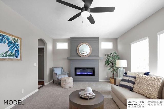 9505 S 183 Avenue, Omaha, NE 68136