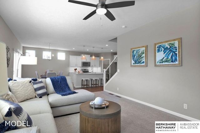 9505 S 183 Avenue, Omaha, NE 68136