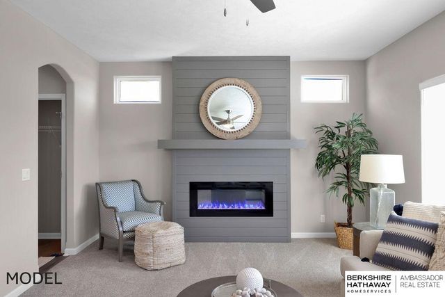 9505 S 183 Avenue, Omaha, NE 68136