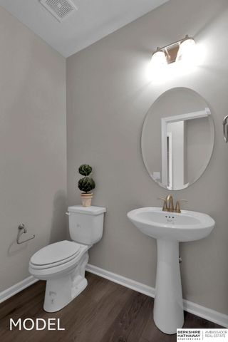 9505 S 183 Avenue, Omaha, NE 68136