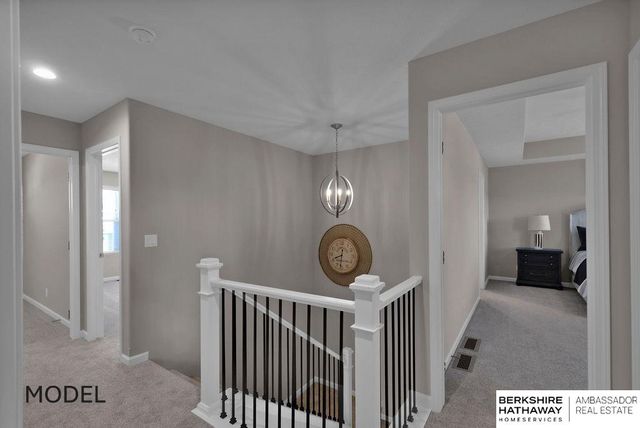 9505 S 183 Avenue, Omaha, NE 68136