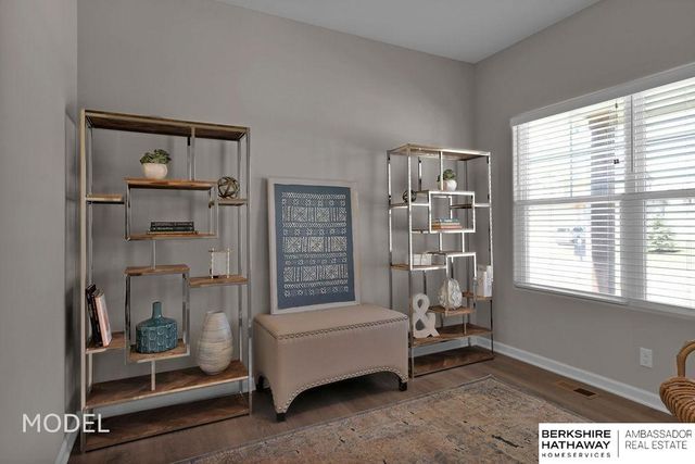 9505 S 183 Avenue, Omaha, NE 68136