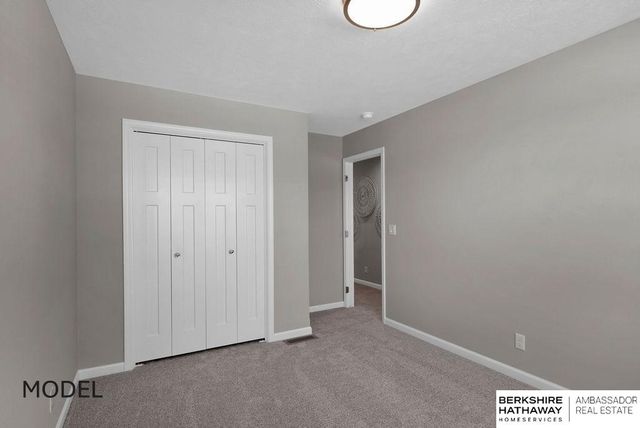 9505 S 183 Avenue, Omaha, NE 68136