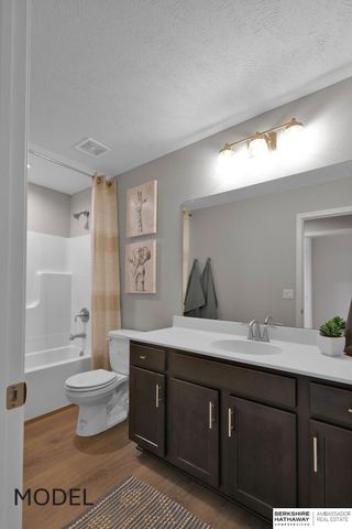 9505 S 183 Avenue, Omaha, NE 68136