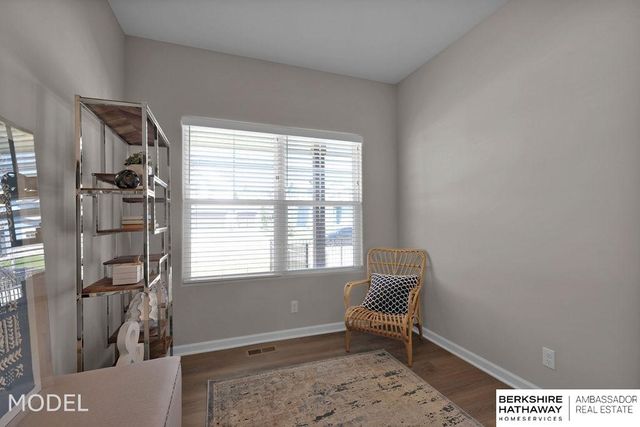 9505 S 183 Avenue, Omaha, NE 68136