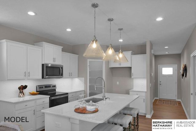 9505 S 183 Avenue, Omaha, NE 68136